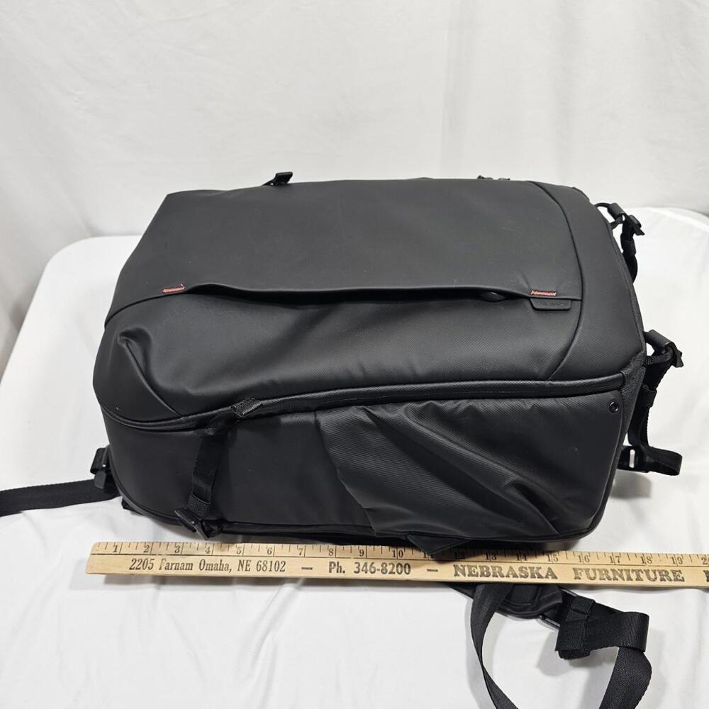 ULANZI BP09 Camera Backpack Versatile Camera Travel Bag 22L Capacity - Picture 12 of 13